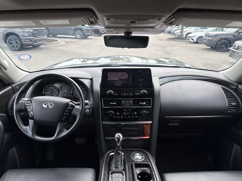 2024 INFINITI QX80 LUXE