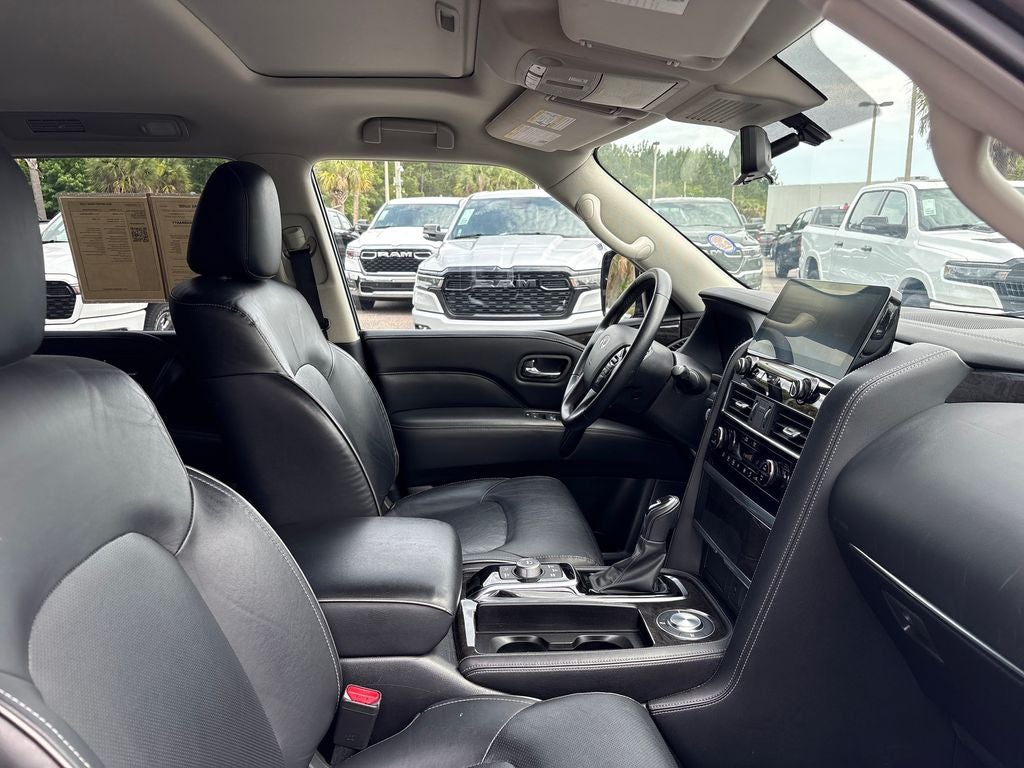 2024 INFINITI QX80 LUXE