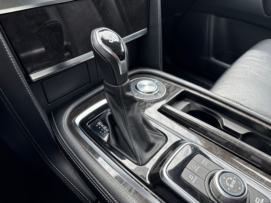 2024 INFINITI QX80 LUXE