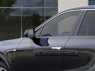 2024 Cadillac LYRIQ Luxury 2