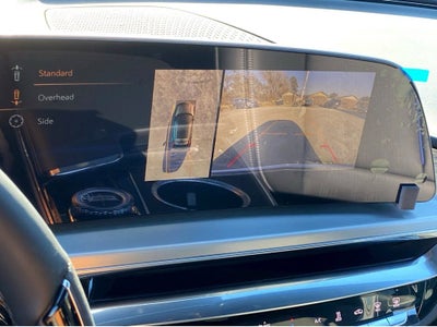 2024 Cadillac LYRIQ Luxury 2