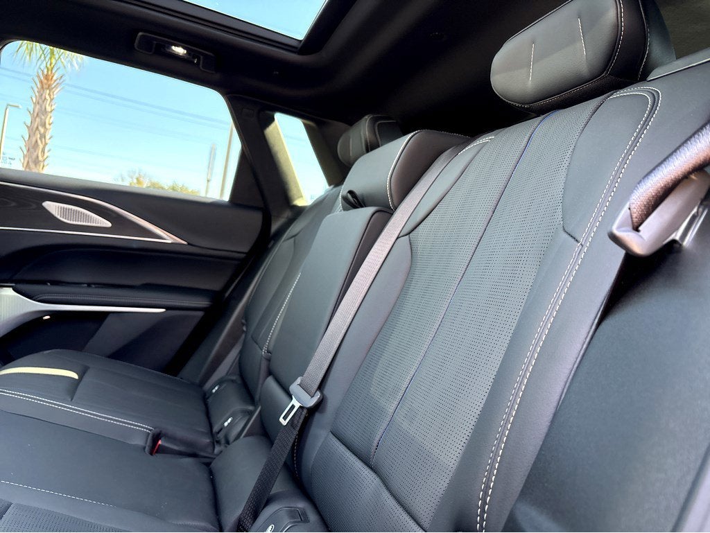 2024 Cadillac LYRIQ Sport 2