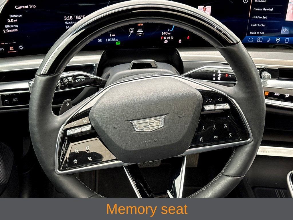 2025 Cadillac LYRIQ Luxury 2