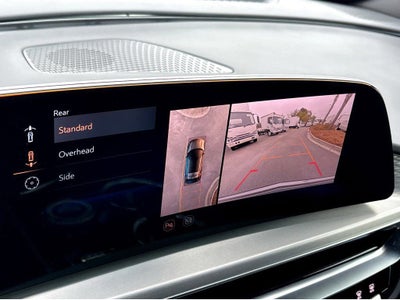 2025 Cadillac LYRIQ Luxury 2