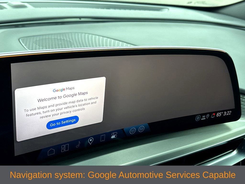 2025 Cadillac LYRIQ Luxury 2