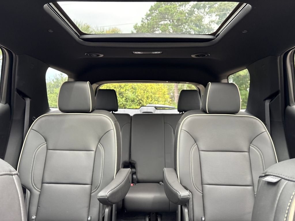 2023 Chevrolet Traverse Base