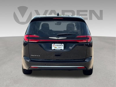 2023 Chrysler Pacifica Base