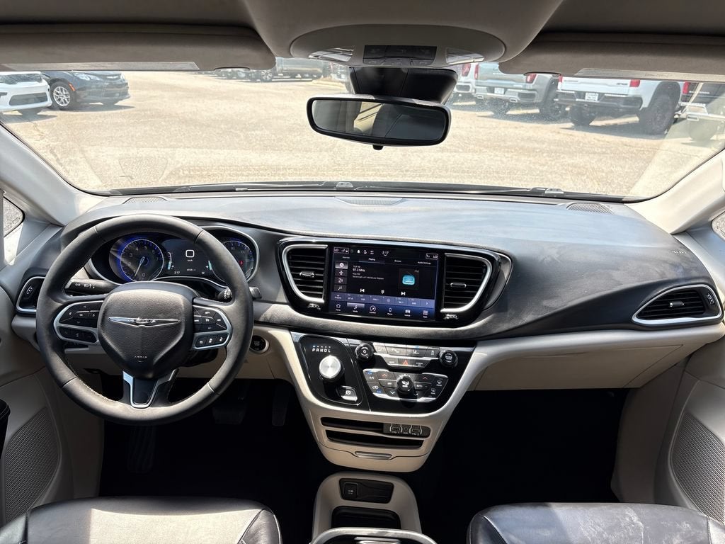 2023 Chrysler Pacifica Base