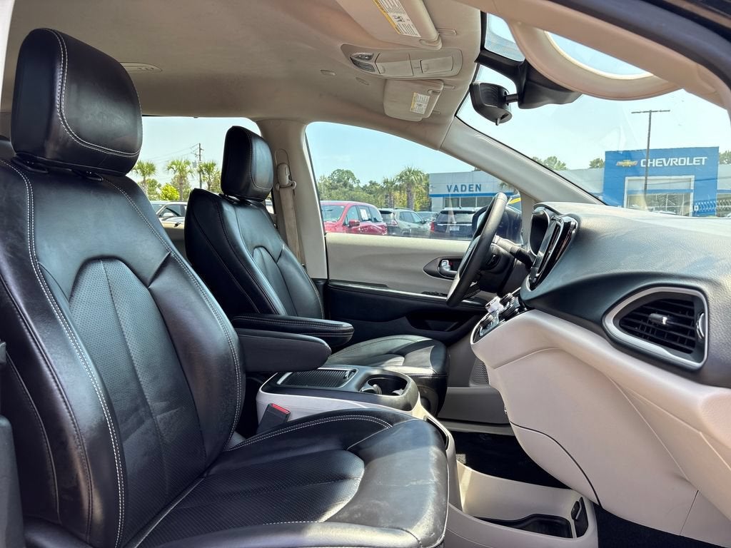 2023 Chrysler Pacifica Base