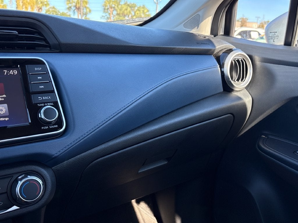 2025 Nissan Versa Base