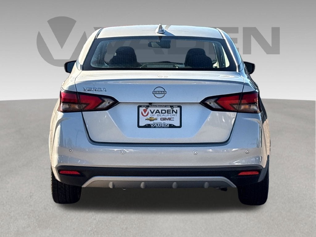 2025 Nissan Versa Base