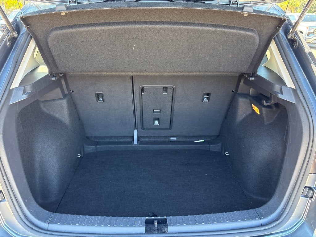 2023 Volkswagen Taos Base
