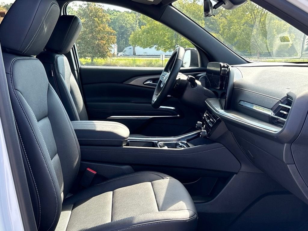 2026 Chevrolet Traverse Base