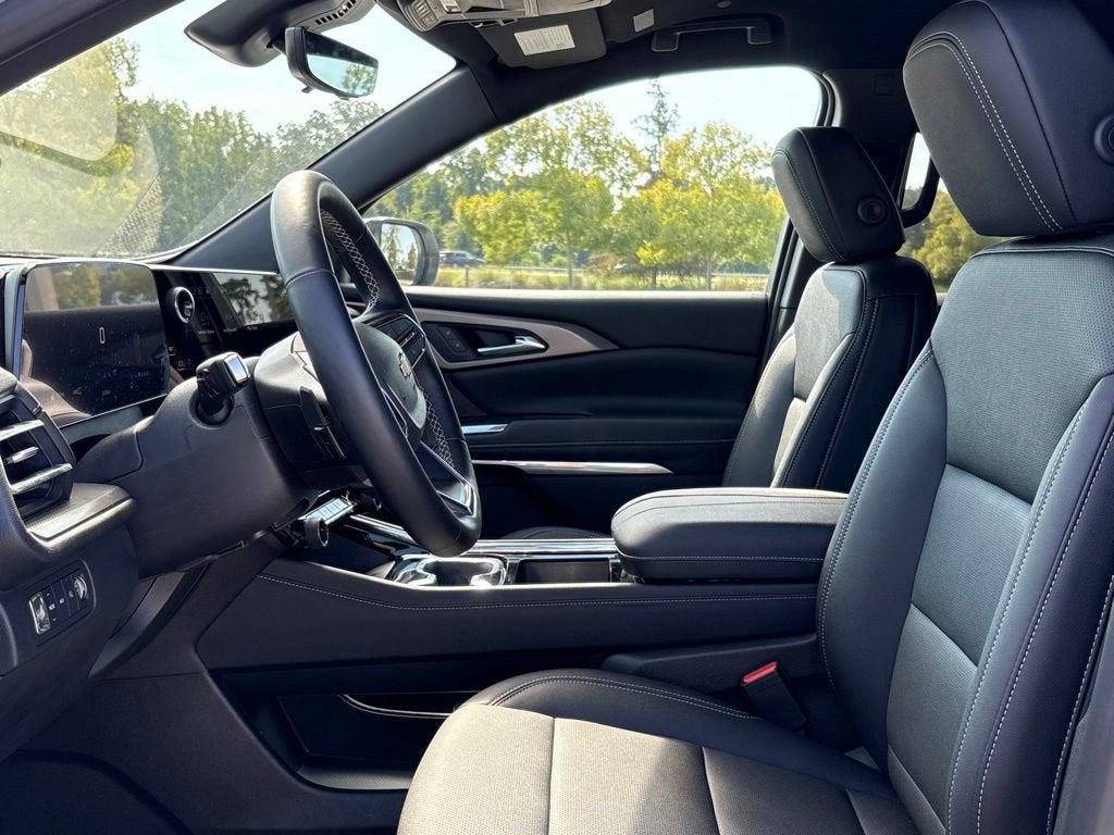 2026 Chevrolet Traverse Base