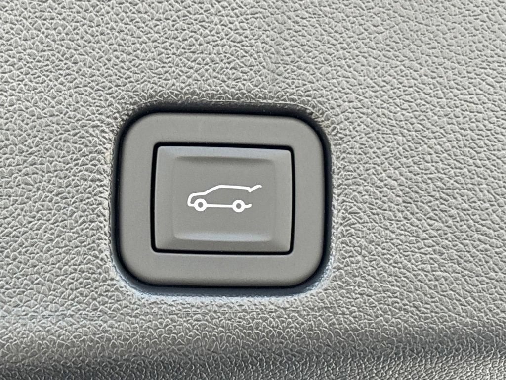 2026 Chevrolet Traverse Base