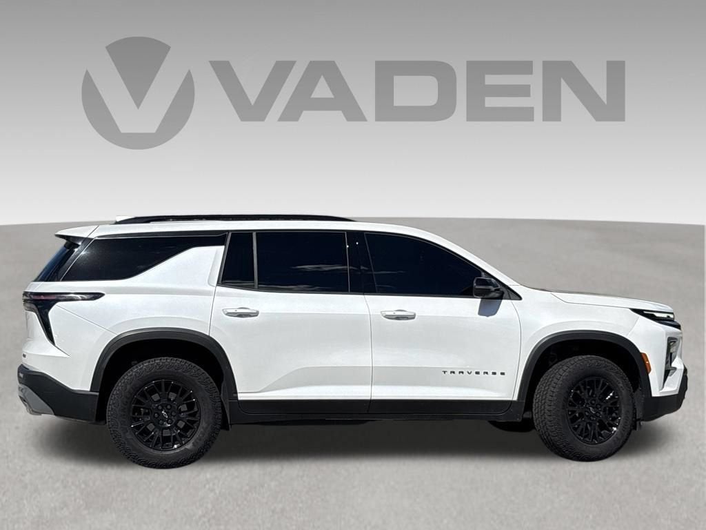 2025 Chevrolet Traverse Base