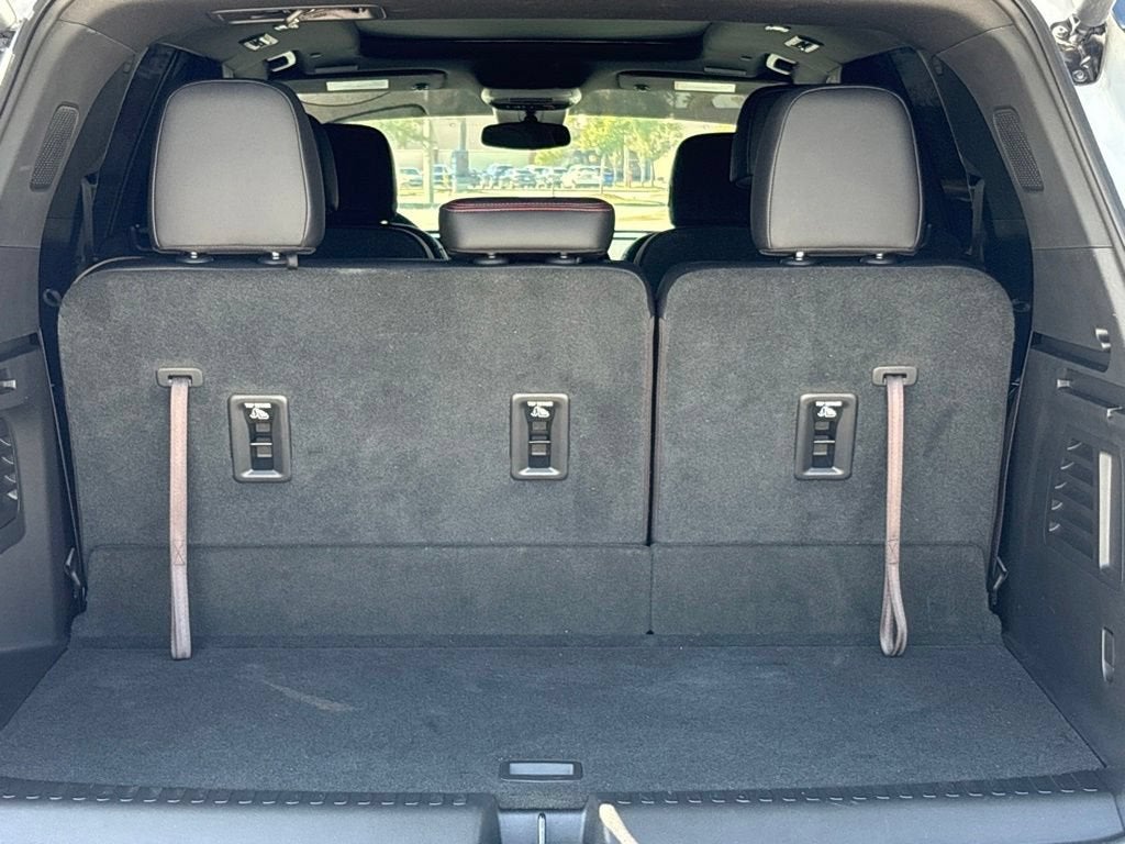 2025 Chevrolet Traverse Base