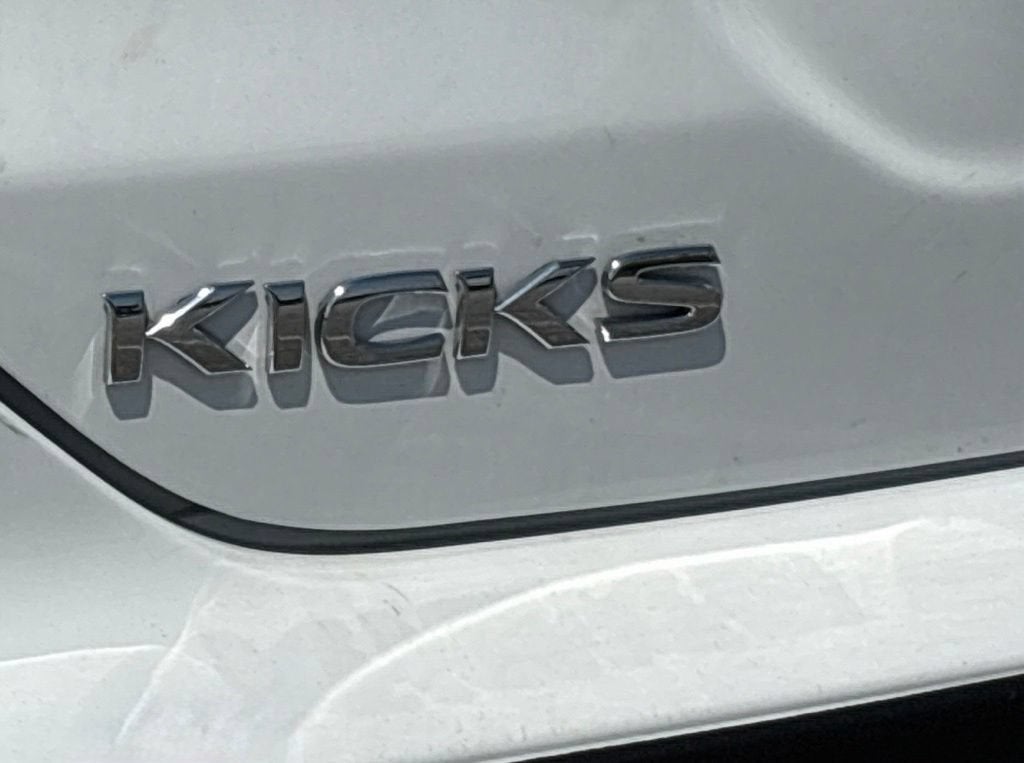 2024 Nissan Kicks Base