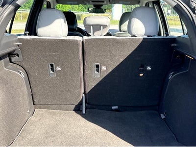 2022 Nissan Kicks SR
