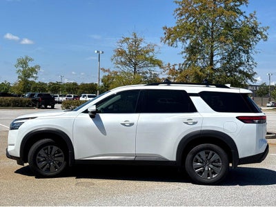 2025 Nissan Pathfinder SV
