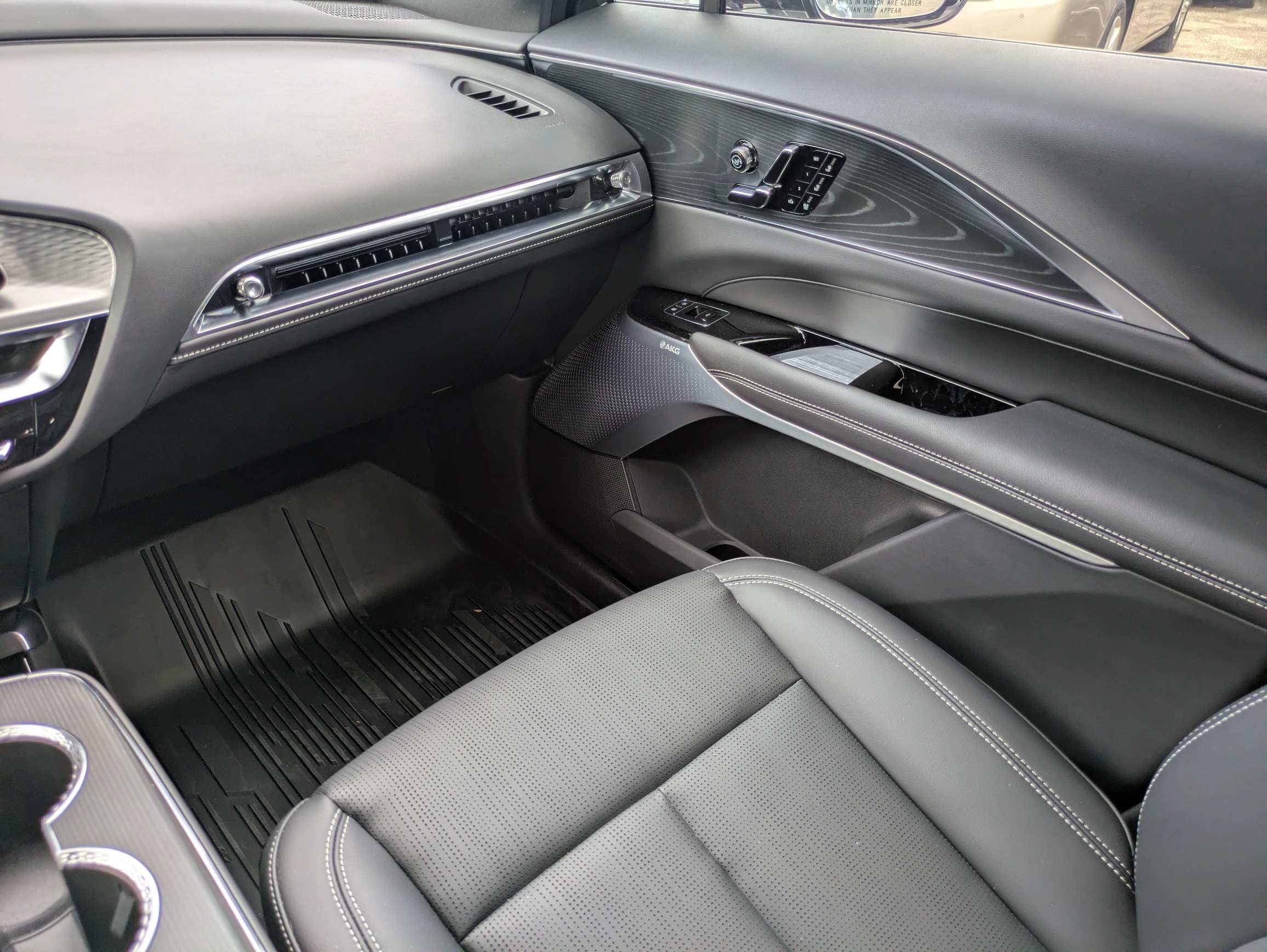 2026 Cadillac LYRIQ V-Series