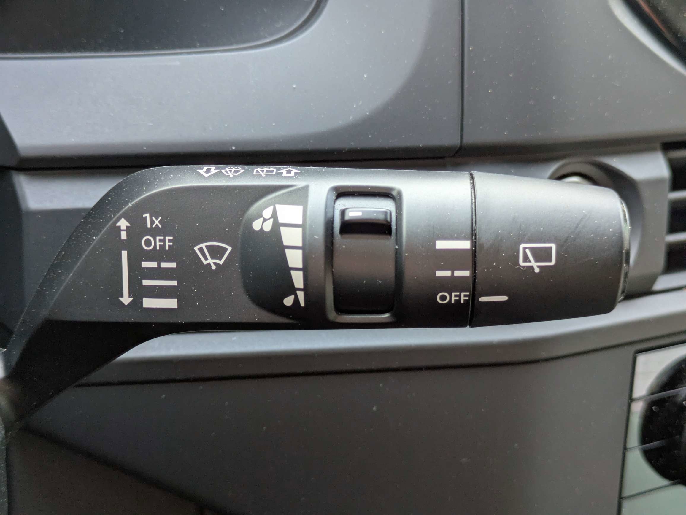 2024 Nissan Pathfinder S 4WD