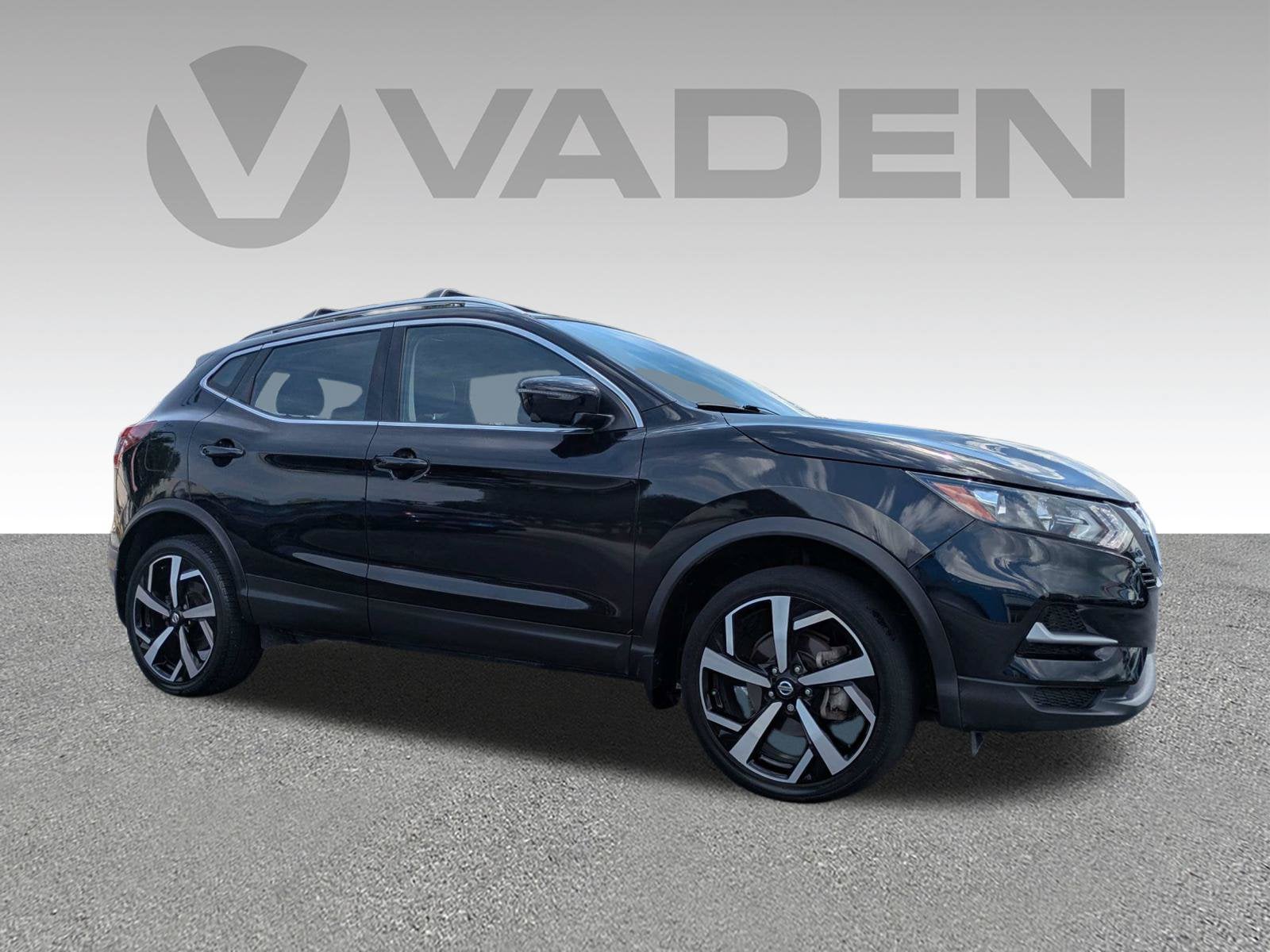 2022 Nissan Rogue Sport SL FWD Xtronic CVT