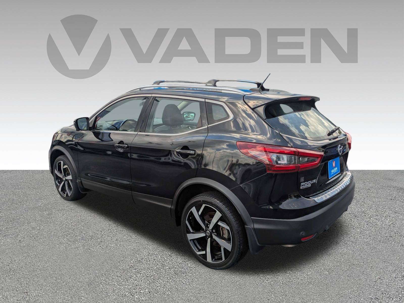 2022 Nissan Rogue Sport SL FWD Xtronic CVT