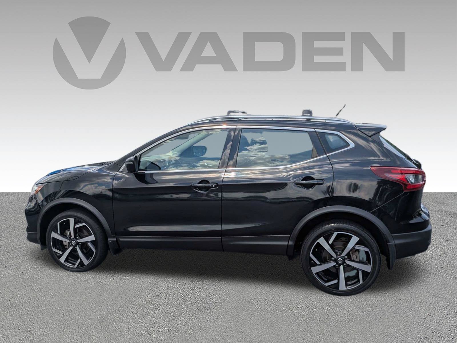 2022 Nissan Rogue Sport SL FWD Xtronic CVT