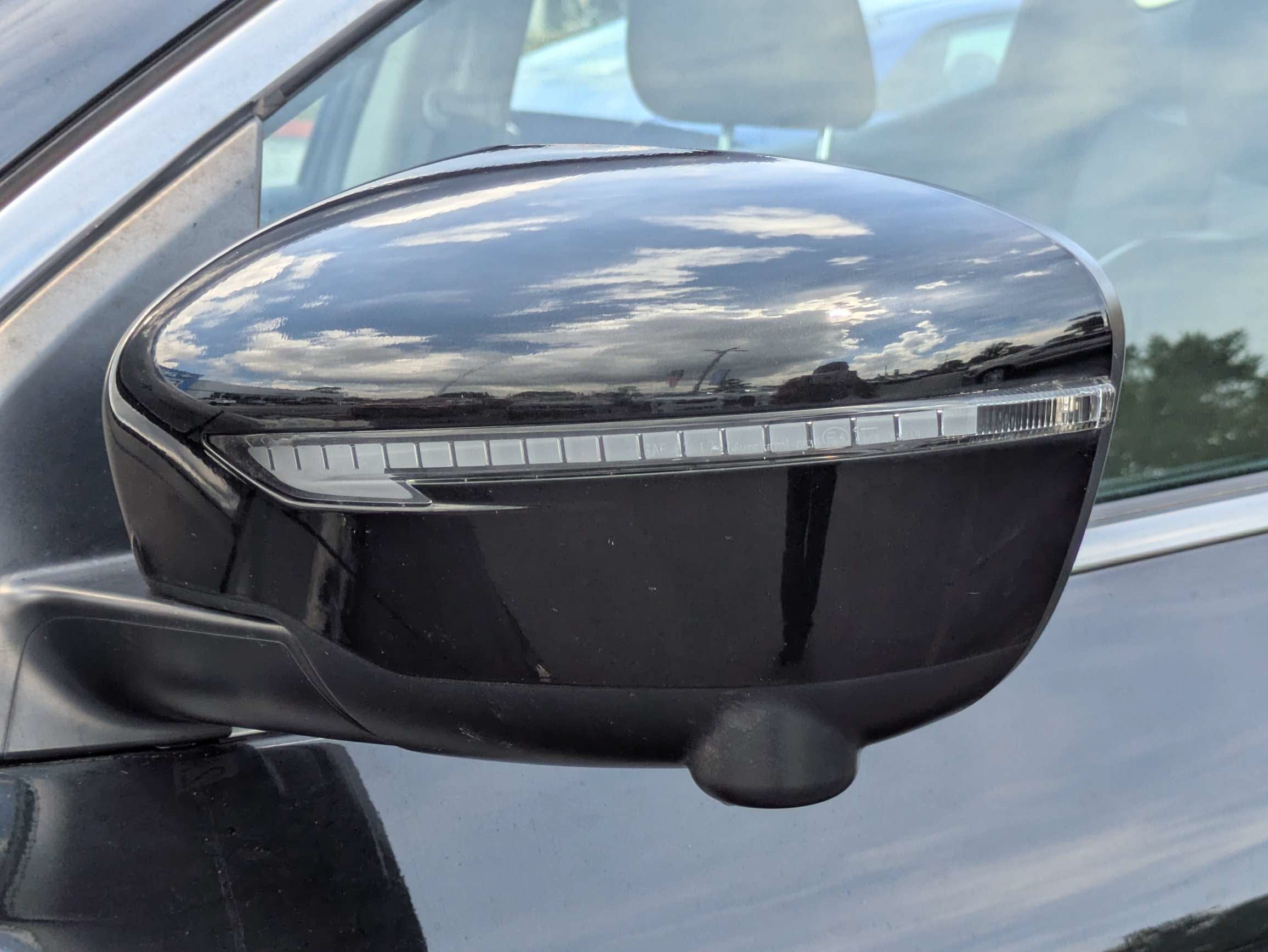 2022 Nissan Rogue Sport SL FWD Xtronic CVT
