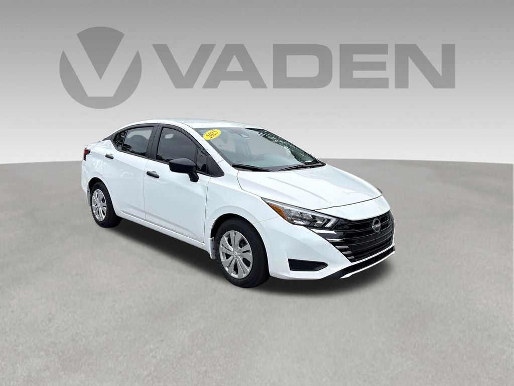 2025 Nissan Versa 1.6 S CVT's photo