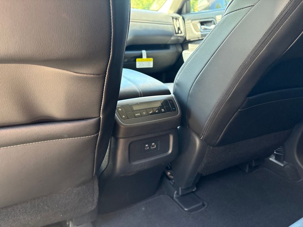 2023 Nissan Pathfinder SL - Photo 28