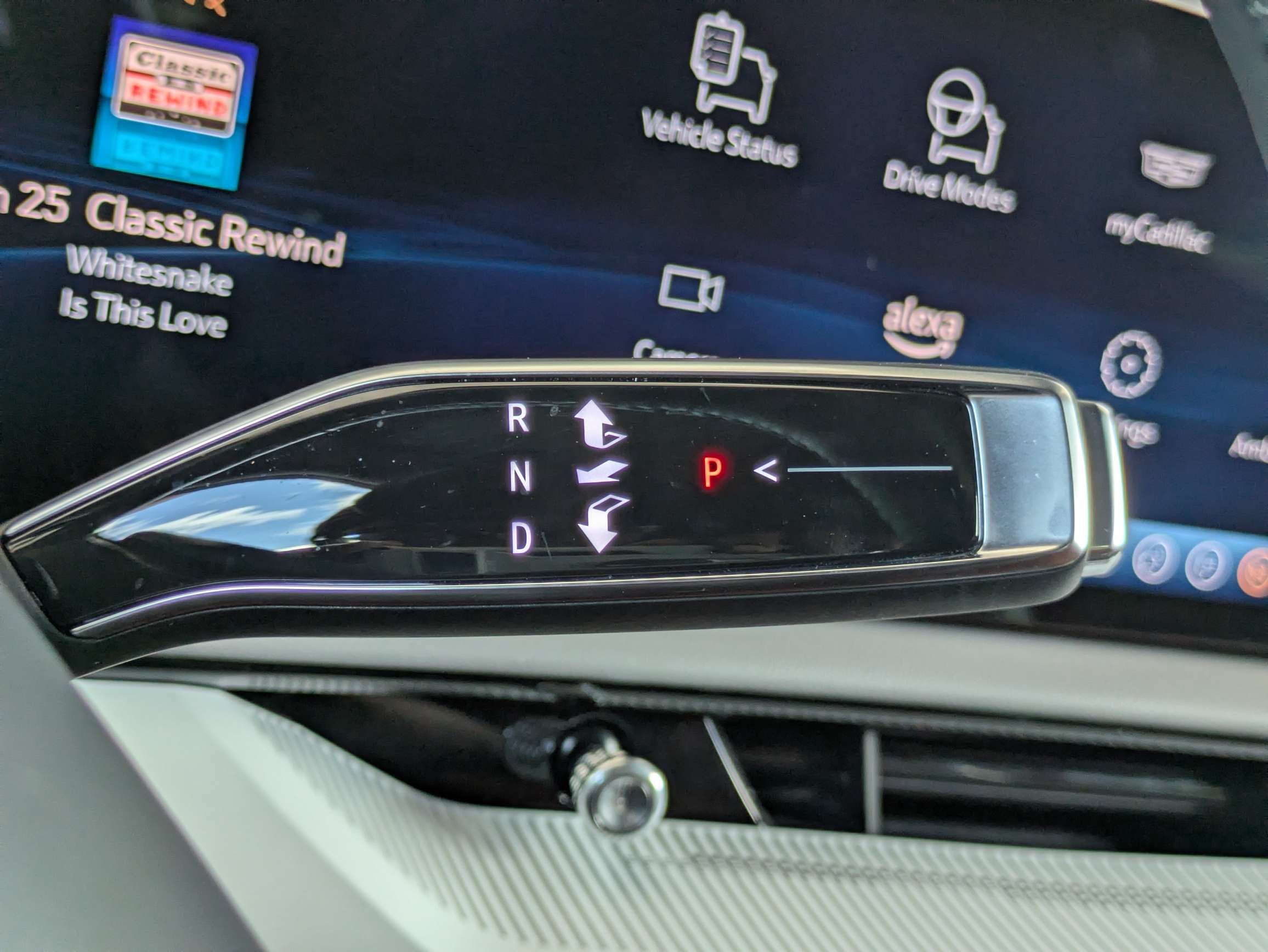 2025 Cadillac OPTIQ Luxury 2
