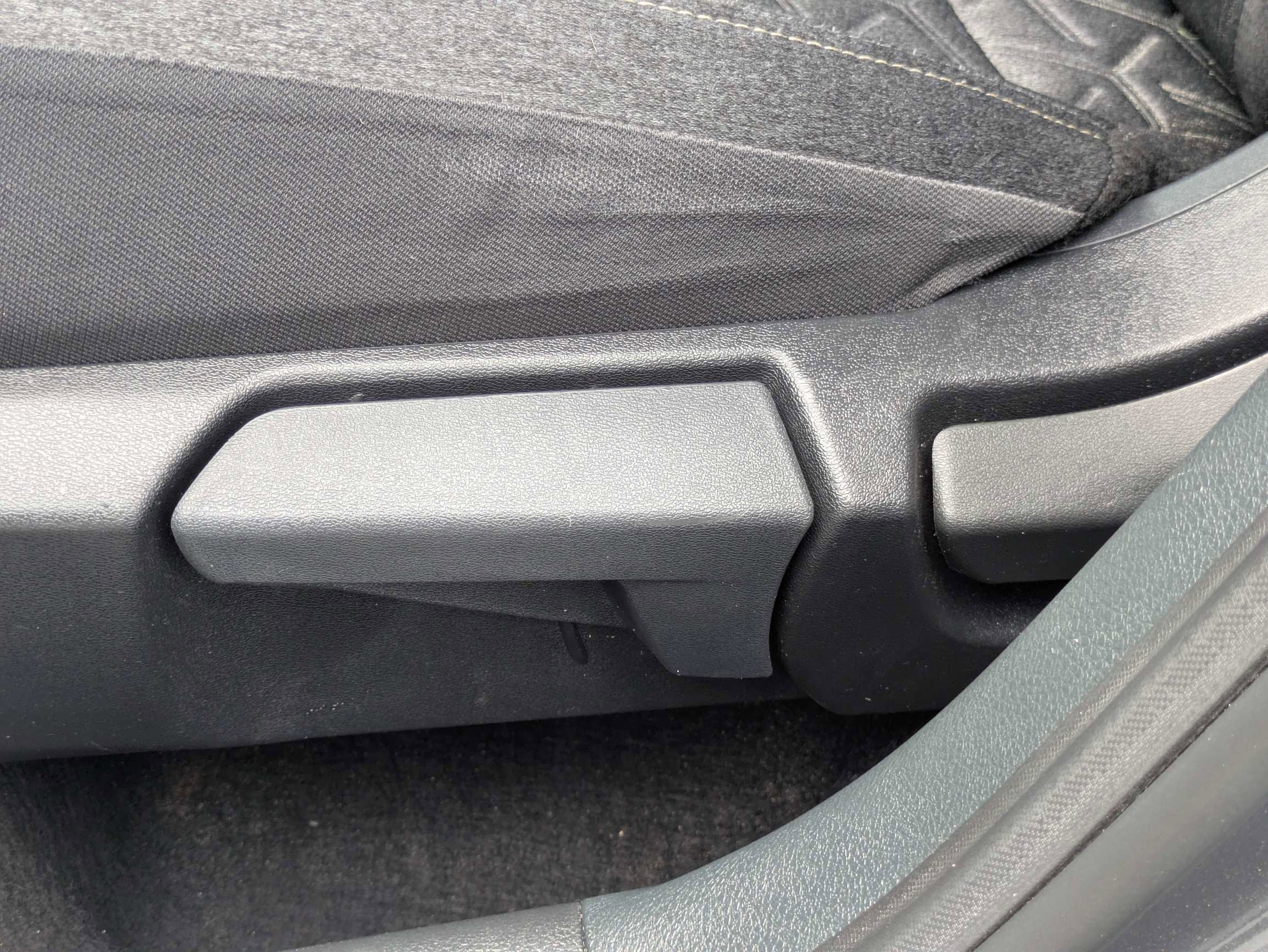 2025 Nissan Kicks SV FWD