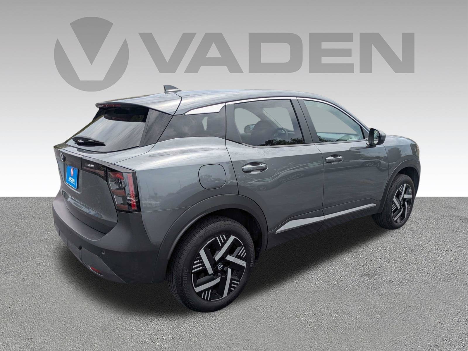2025 Nissan Kicks SV FWD