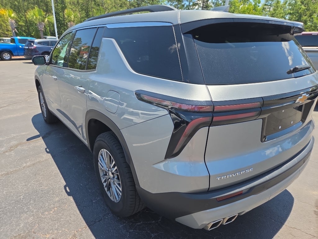 2024 Chevrolet Traverse LT