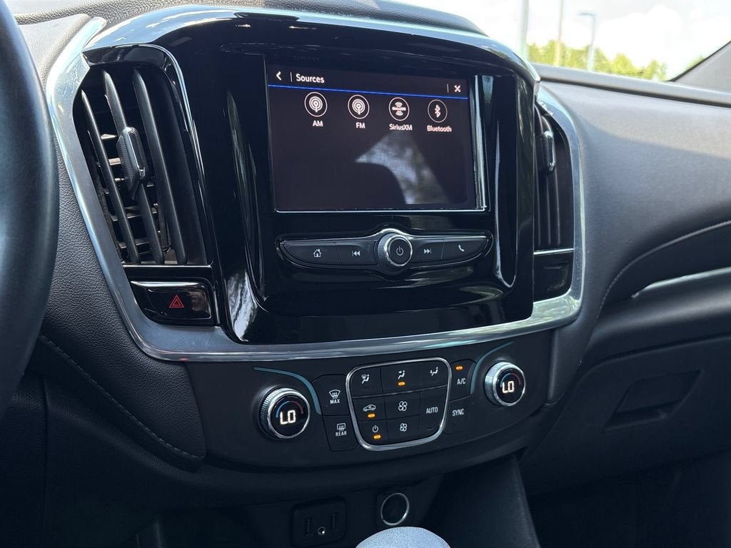 2022 Chevrolet Traverse LT Cloth