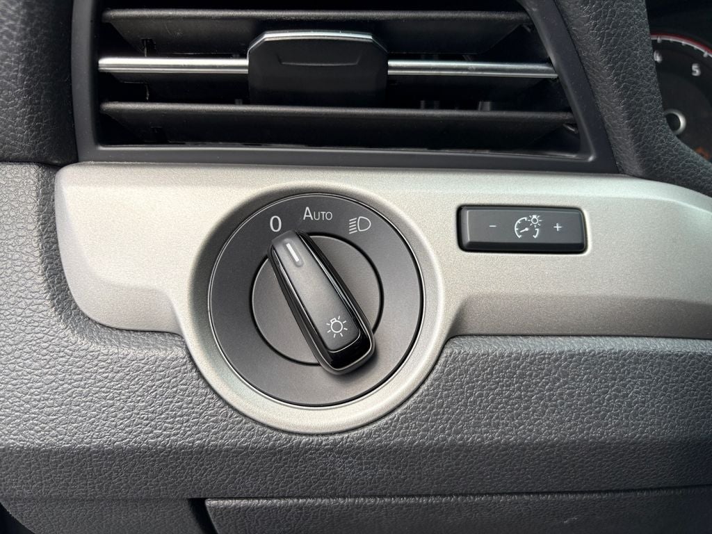 2022 Volkswagen Passat 2.0T SE