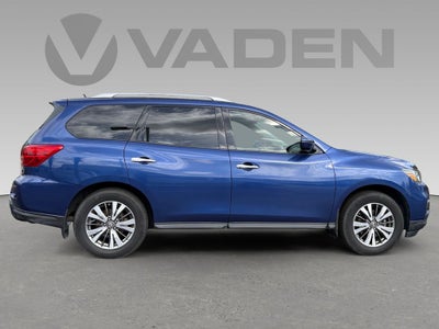2017 Nissan Pathfinder SV